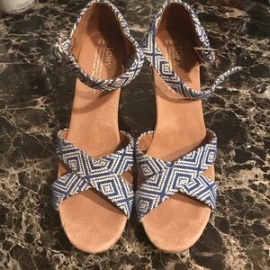 Toms Blue and White Wedges
